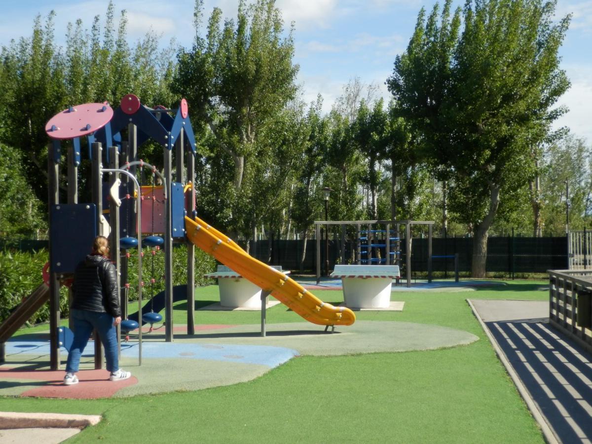 Camping Les Sables Du Midi Hotel Valras-Plage Buitenkant foto